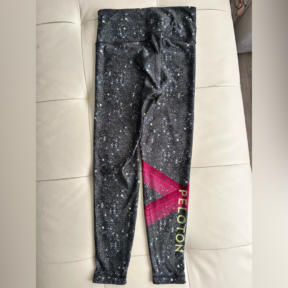 Reversible Peloton Black and Pink Leggings with Bold Geometric Design